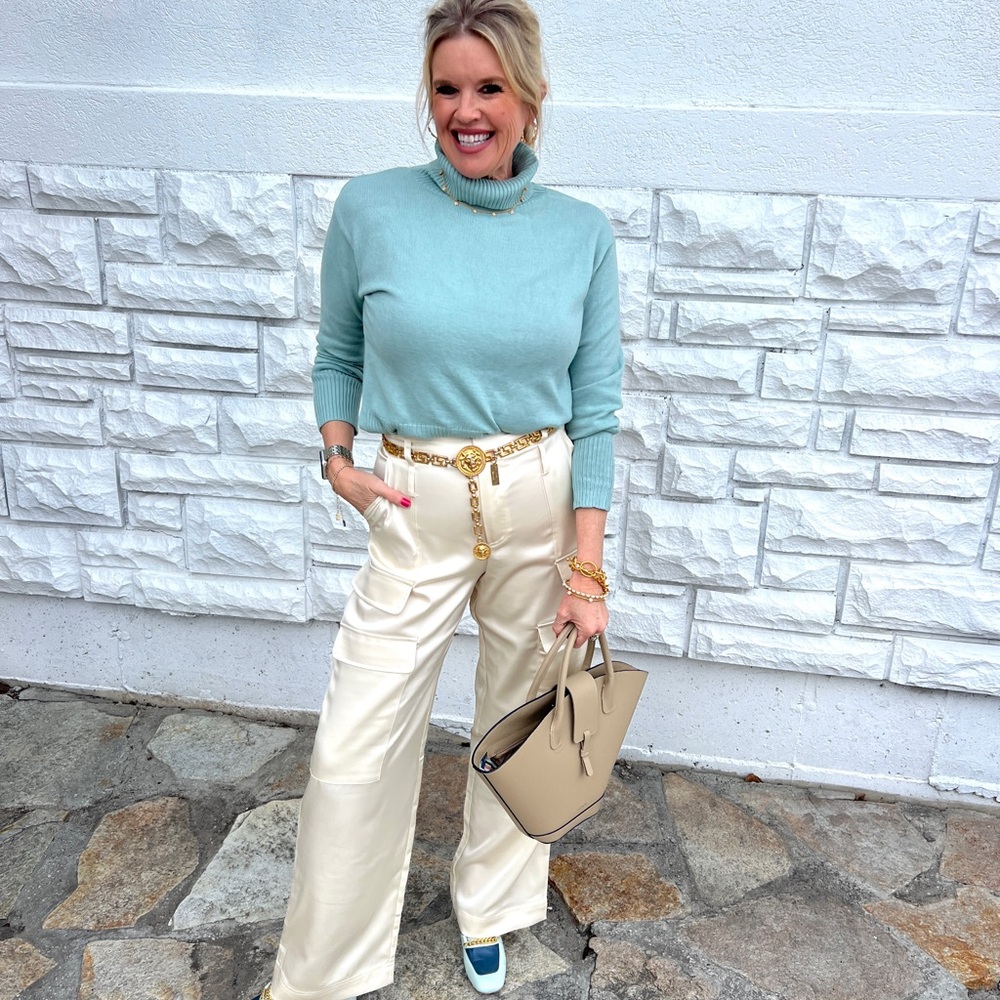Season green super soft sweater by the Niki shop